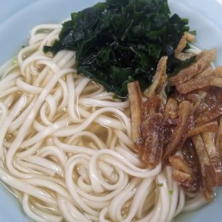 ワカメと刻みあげのうどん